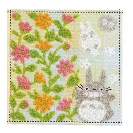 Mini toalla totoro gris jardin flores