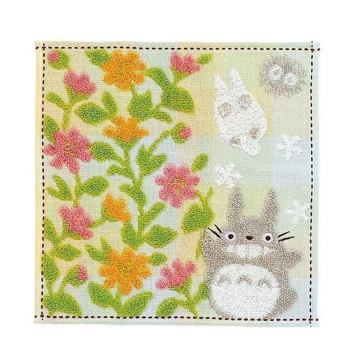 Mini toalla totoro gris jardin flores